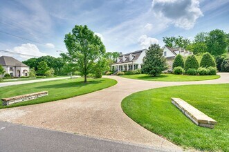 4501 Harpeth Hills Dr in Nashville, TN - Building Photo - Building Photo