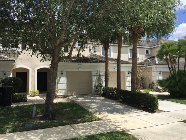 property at 4715 Palmbrooke Cir