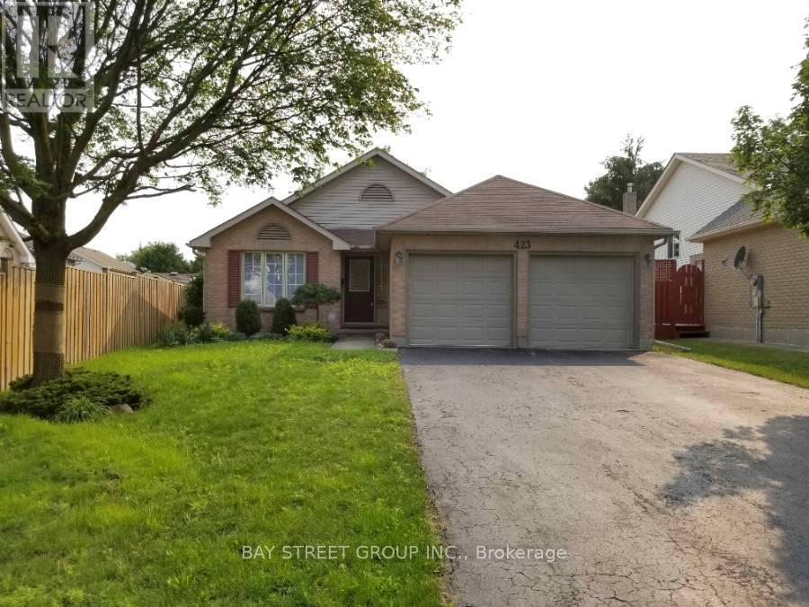 423 Timbercroft Crescent in Waterloo, ON - Building Photo