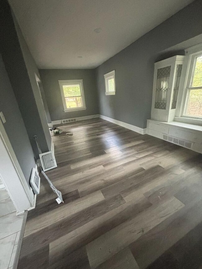 property at 4730 E 142nd St
