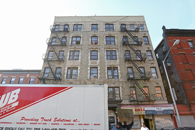 204-208 E 112th St in New York, NY - Building Photo - Building Photo