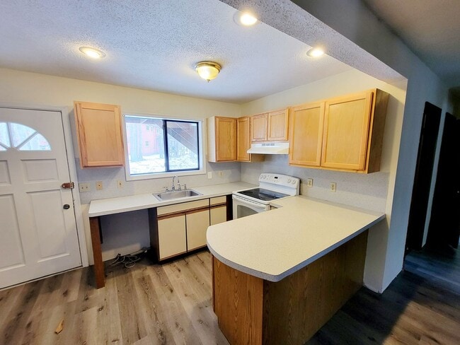 5069 Carol Terrace in Tobyhanna, PA - Building Photo - Building Photo