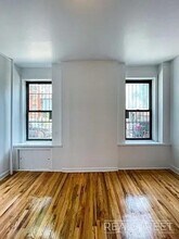 Stunning 2BR Apartment in Carroll Gardens, Unit 1F in Brooklyn, NY - Foto de edificio - Building Photo