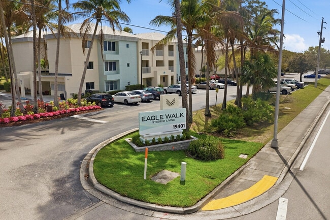 Eagle Walk Off-Campus Student Housing in Ft. Myers, FL - Building Photo - Building Photo