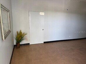 2380 World Pkwy Blvd, Unit 42 in Clearwater, FL - Foto de edificio - Building Photo