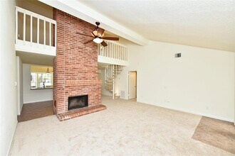 2035 Shorewood Ln in Sugar Land, TX - Foto de edificio - Building Photo