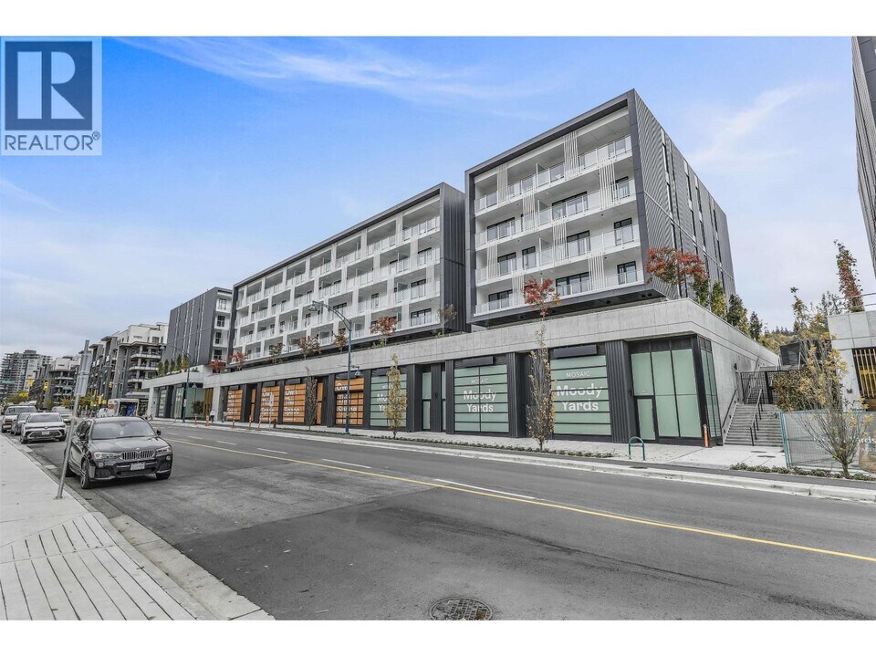 3075 Murray St in Port Moody, BC - Building Photo