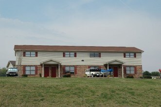 3601 Lark Cir in Louisville, TN - Foto de edificio - Building Photo