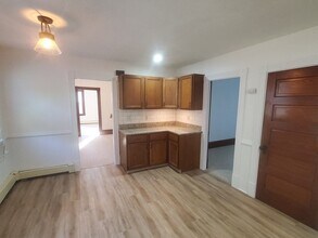 40 Pine St-Unit -2 in Easton, MA - Building Photo - Building Photo