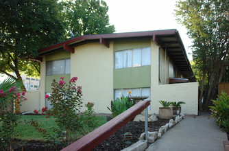 4136 Cole Ave in Dallas, TX - Foto de edificio - Building Photo