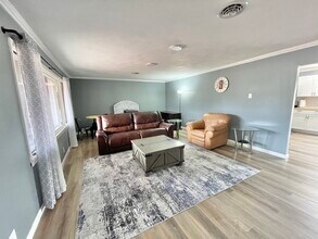 612 N 35th St in Herrin, IL - Foto de edificio - Building Photo