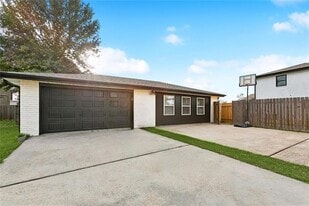 509 Lassalle Dr in River Ridge, LA - Building Photo