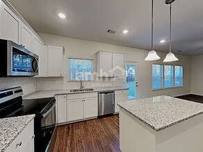 81 Cheatham Hill Ln in Dallas, GA - Foto de edificio - Building Photo