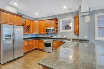 2417 W Fillmore St in Chicago, IL - Building Photo - Building Photo