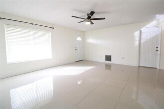 2640 Collingswood Dr in Deltona, FL - Building Photo - Building Photo