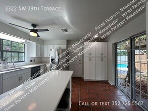 3322 NW 39th Ter in Gainesville, FL - Building Photo - Building Photo