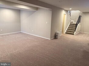 2102 Willowtree Ln in Temple Hills, MD - Building Photo - Building Photo