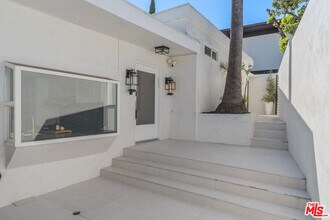 3479 Wonder View Dr in Los Angeles, CA - Building Photo - Building Photo