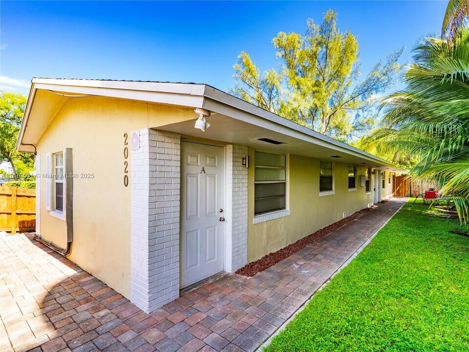 2020 Miami Rd in Fort Lauderdale, FL - Building Photo