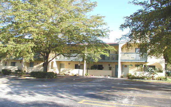 Margarita Townhomes Condo in Coral Springs, FL - Building Photo