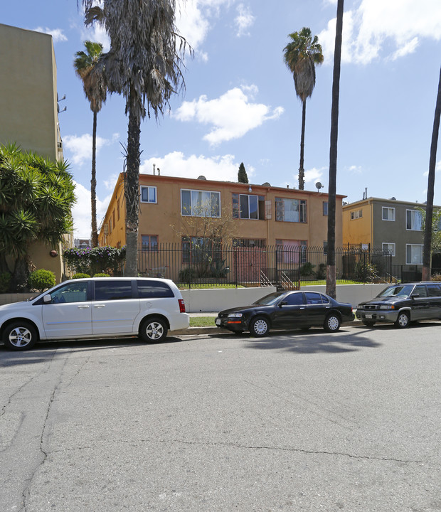 742 S Berendo St in Los Angeles, CA - Building Photo