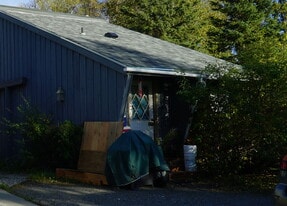 600 E Glenwood Ave, Unit B in Wasilla, AK - Building Photo