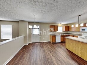 8157 Grant Park Ave in Blacklick, OH - Foto de edificio - Building Photo