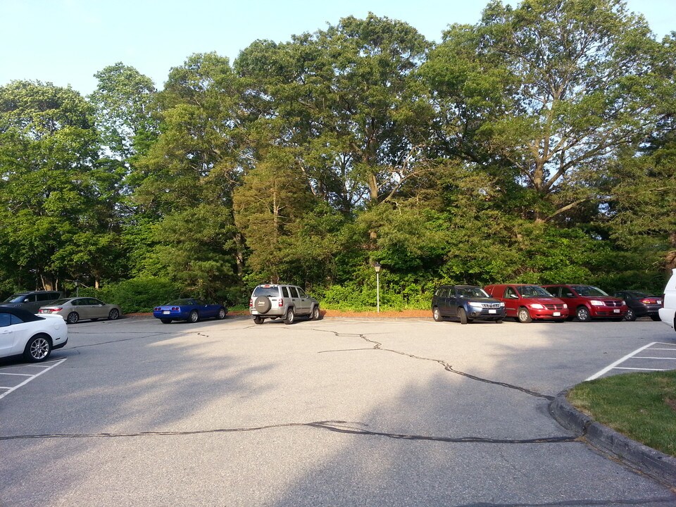 2 Summit Dr in Reading, MA - Building Photo