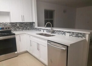 12881 SW 30th St in Miramar, FL - Building Photo - Building Photo