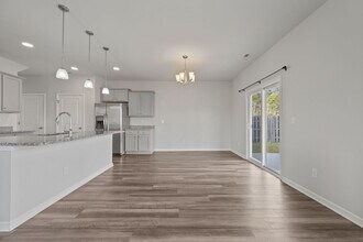 800 Lenox Dr in Holly Ridge, NC - Building Photo - Building Photo