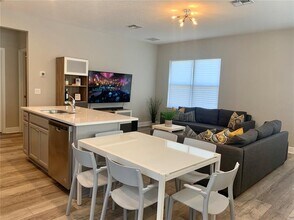 8261 Lindahl Aly in Orlando, FL - Building Photo - Building Photo