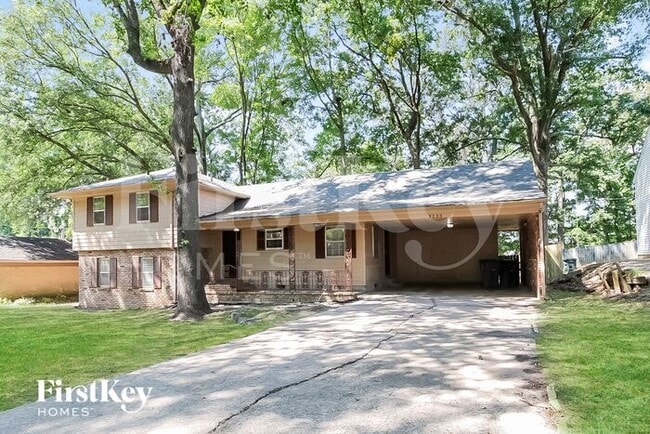 3233 Earl Dr in Memphis, TN - Foto de edificio - Building Photo