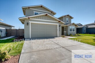 6132 S Astoria Ave in Meridian, ID - Building Photo - Building Photo