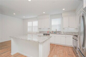1679 E Lincoln Ave in Anaheim, CA - Building Photo - Building Photo