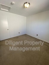 1103 Huntington Cir in Peterborough, ON - Building Photo - Building Photo