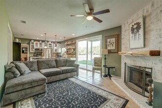 16909 Westview Trail in Austin, TX - Foto de edificio - Building Photo