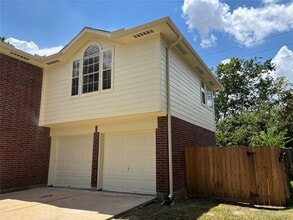 16003 Mission Glen Dr in Houston, TX - Building Photo - Building Photo