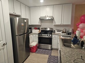 9434 Somerset Wy in San Antonio, TX - Building Photo - Building Photo