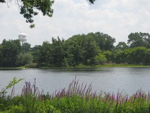 Sunset Lake Apartments in Vicksburg, MI - Building Photo - Building Photo