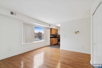 7420 Boulevard in North Bergen, NJ - Building Photo - Building Photo