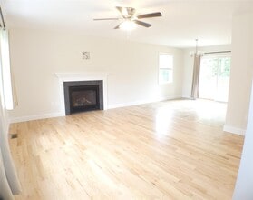 7 Crest Dr in Yorktown Heights, NY - Building Photo - Building Photo