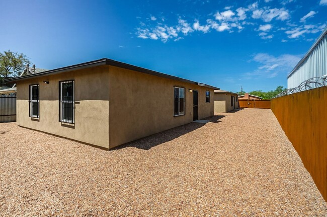 615 S Santa Rita Ave in Tucson, AZ - Building Photo - Building Photo