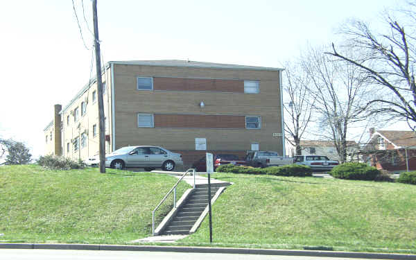 4163 Harrison Ave in Cincinnati, OH - Foto de edificio - Building Photo