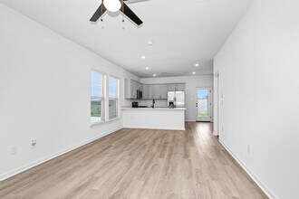 40700 Pessi Rd in Magnolia, TX - Building Photo - Building Photo