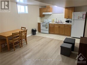 1721 Queensdale Ave in Ottawa, ON - Building Photo - Building Photo