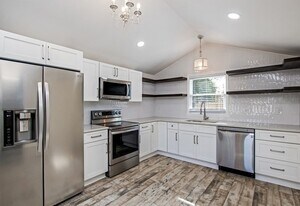 130 Hart Ln in Nashville, TN - Building Photo