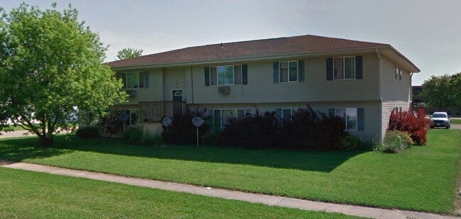2951 9th St-Unit -2 in Marion, IA - Building Photo - Building Photo