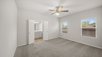 13317 Lost Boulder Dr in Houston, TX - Foto de edificio - Building Photo