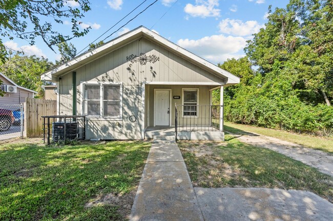 2328 Boss St in La Marque, TX - Building Photo - Building Photo
