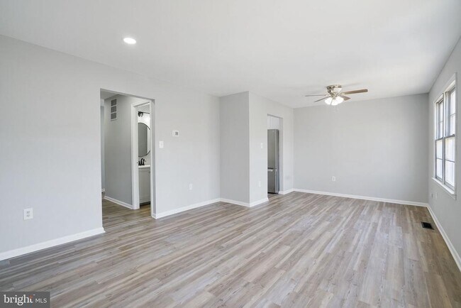 12346 Woodlawn Ct in Woodbridge, VA - Building Photo - Building Photo